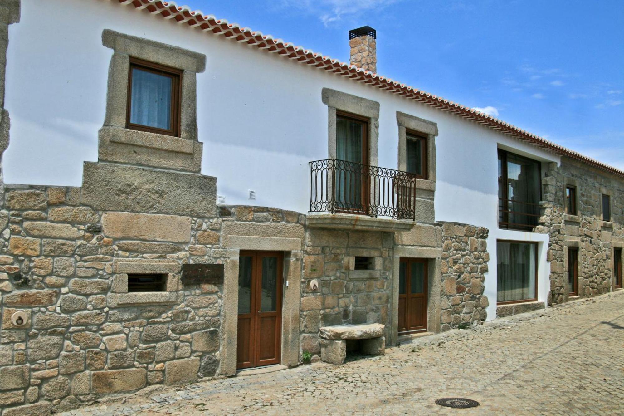 Hotel Casa Dos Pocos Vilar Torpim Exterior foto